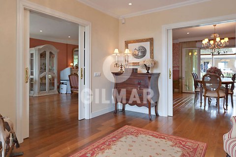 Villa for sale Boadilla del Monte, Madrid, Spain 6 bedrooms, 532.54 sq.m. No. 107542 - photo 14