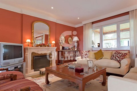 Villa for sale Boadilla del Monte, Madrid, Spain 6 bedrooms, 532.54 sq.m. No. 107542 - photo 11