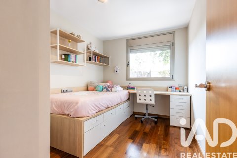 Radhus till salu i Sant Cugat Del Valles, Barcelona, Spanien 4 sovrum, 274 kvm. Nr. 172405 - foto 17