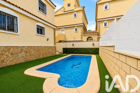 Appartamento a Monforte del Cid, Alicante, Spagna 3 camere da letto, 157 mq. N° 172406
