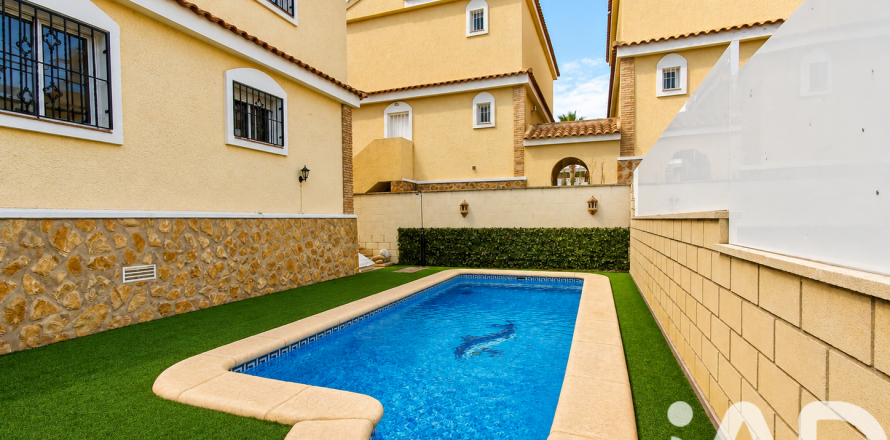 Appartamento a Monforte del Cid, Alicante, Spagna 3 camere da letto, 157 mq. N° 172406