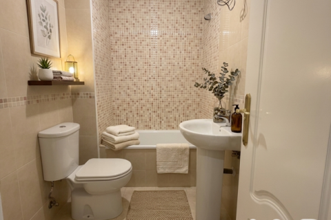 Apartment for sale in Alhaurin el Grande, Malaga, Spain 4 bedrooms, 120 sq.m. No. 172407 - photo 21