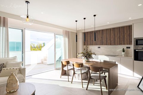 Продажа квартиры Торре-де-ла-Орадада, Аликанте, Испания 2 спальни, 68м2 №139669 - фото 2