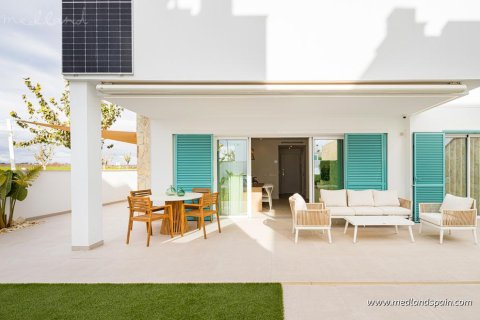 Продажа квартиры Торре-де-ла-Орадада, Аликанте, Испания 2 спальни, 75м2 №139668 - фото 1