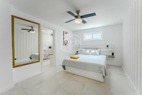 Huvila myytävänä Adeje, Tenerife, Espanja, 5 makuuhuonetta, 248 m2 No. 133239 - kuva 15