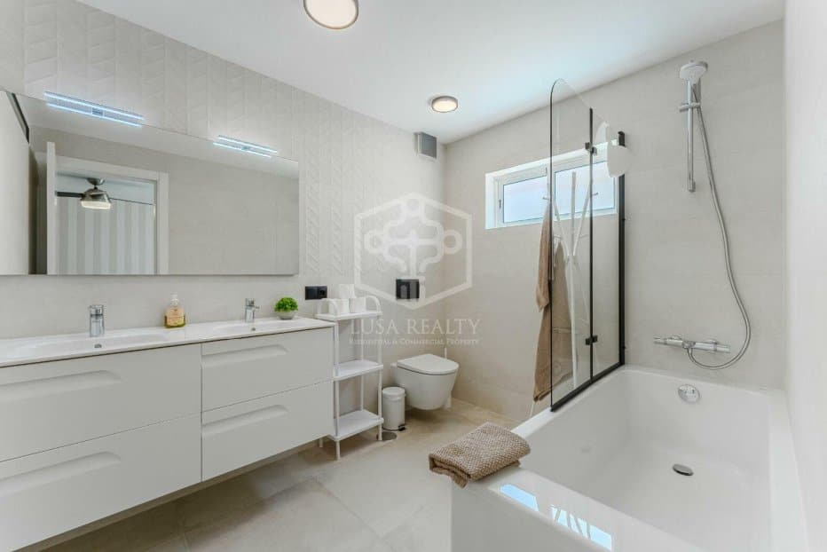 Villa in Adeje, Tenerife, Spanien 5 Schlafzimmer, 248 m2 Nr. 133239
