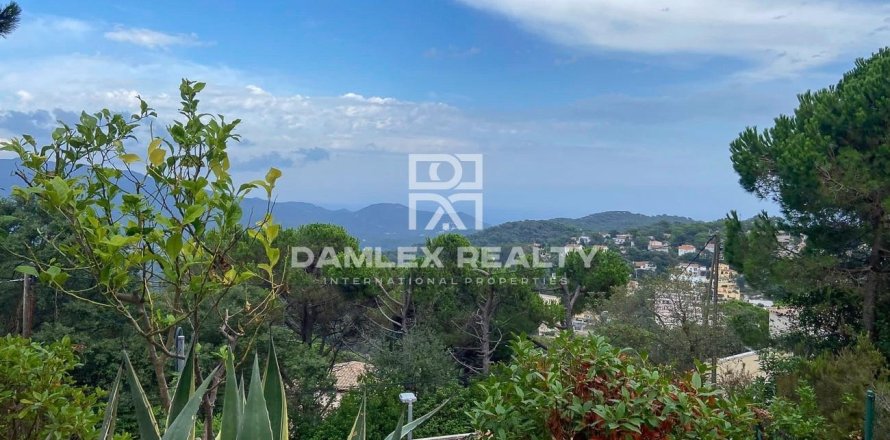 Villa à Lloret de Mar, Girona, Espagne 4 chambres, 187 m2 No. 177256