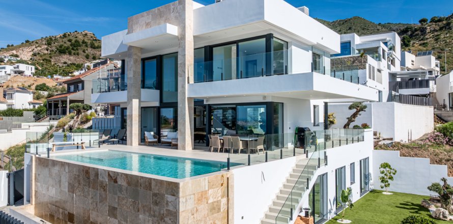 Huvila Benalmadena, Malaga, Espanja 4 makuuhuonetta, 435 m2 No. 133574