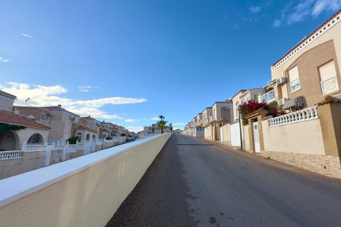 Bungalow à vendre à Torrevieja, Alicante, Espagne, 2 chambres, 64 m2 No. 147132 - photo 3