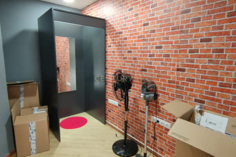 Retail store for sale in Terrassa, Barcelona, Spain 1 bedroom, 62 sq.m. No. 186300 - photo 2