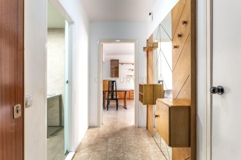 Apartment in Sant Feliu de Llobregat, Barcelona, Spain 3 bedrooms, 70 sq.m. No. 186302