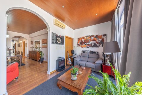 Huoneisto Barcelona, Espanja 3 makuuhuonetta, 150 m2 No. 186301