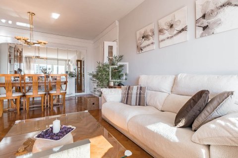 Dzīvoklis pārdošanā Barcelona, Spānijā 4 istabas, 144 m2 Nr. 150436 - attēls 16