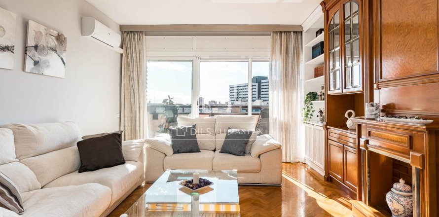 Dzīvoklis Barcelona, Spānijā 4 istabas, 144 m2 Nr. 150436