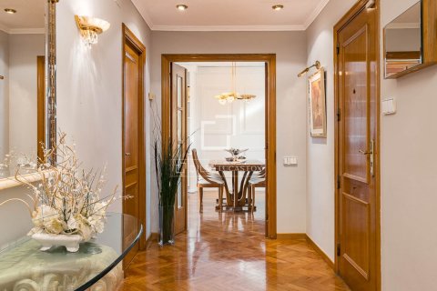 Dzīvoklis pārdošanā Barcelona, Spānijā 4 istabas, 144 m2 Nr. 150436 - attēls 3