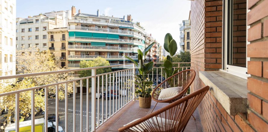 Apartment à Barcelona, Espagne 3 chambres, 105 m2 No. 150439