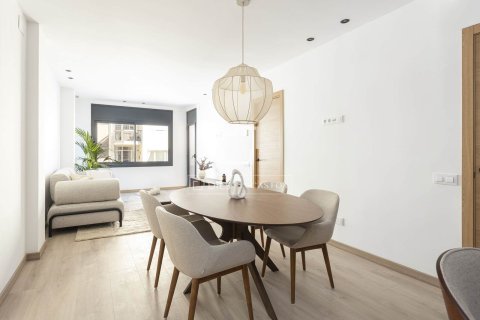 Apartment à vendre à Barcelona, Espagne, 3 chambres, 105 m2 No. 150439 - photo 2