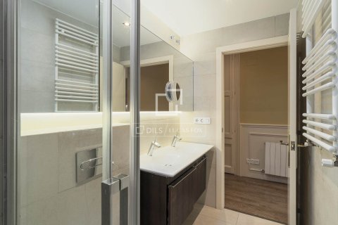 Apartment à vendre à Barcelona, Espagne, 2 chambres, 71 m2 No. 150435 - photo 20