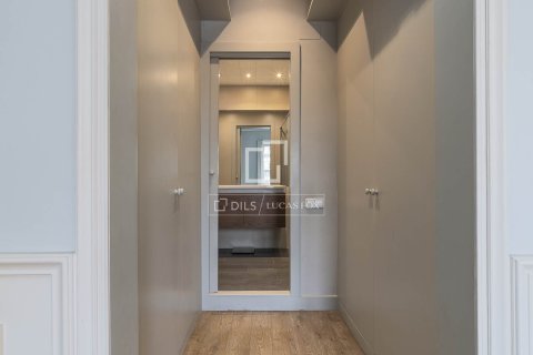 Apartment à vendre à Barcelona, Espagne, 2 chambres, 71 m2 No. 150435 - photo 26