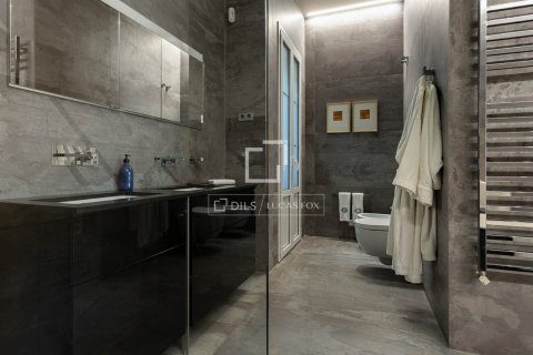 Apartment à vendre à Barcelona, Espagne, 2 chambres, 147 m2 No. 150437 - photo 30
