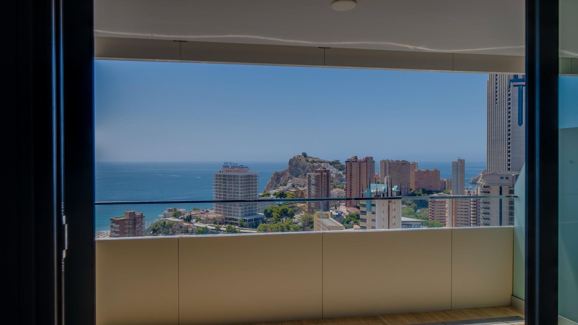 Apartamento en Benidorm, Alicante, España 2 dormitorios, 130 m2 No. 168758