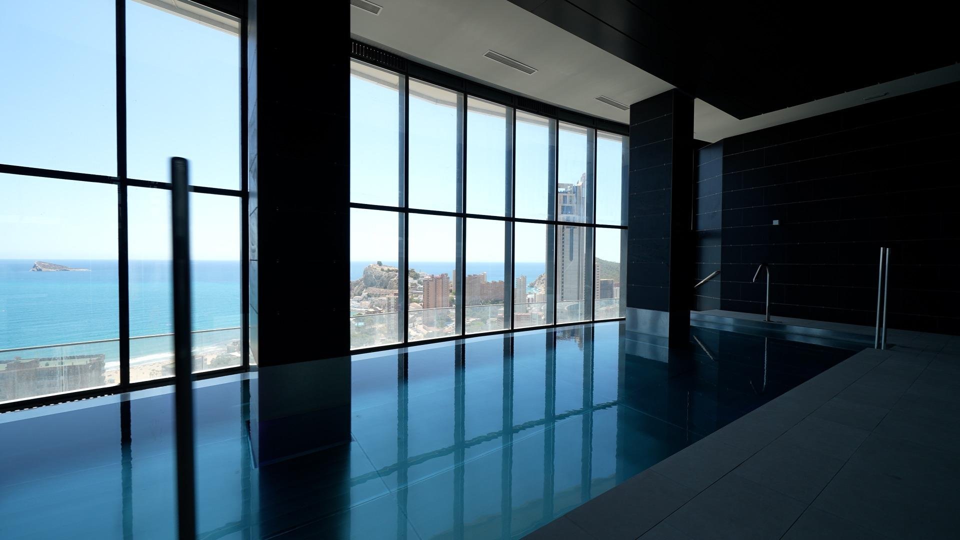Apartamento en Benidorm, Alicante, España 2 dormitorios, 130 m2 No. 168758