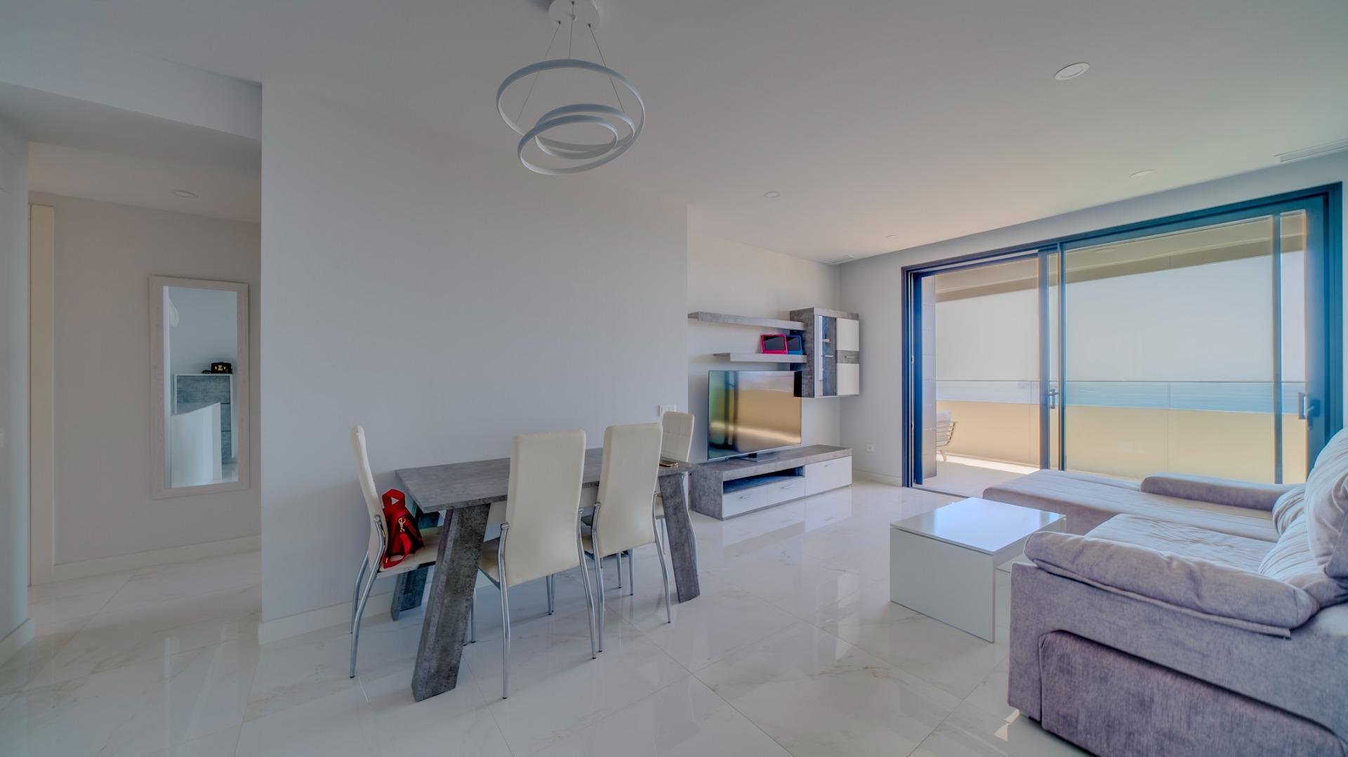 Apartamento en Benidorm, Alicante, España 2 dormitorios, 130 m2 No. 168758