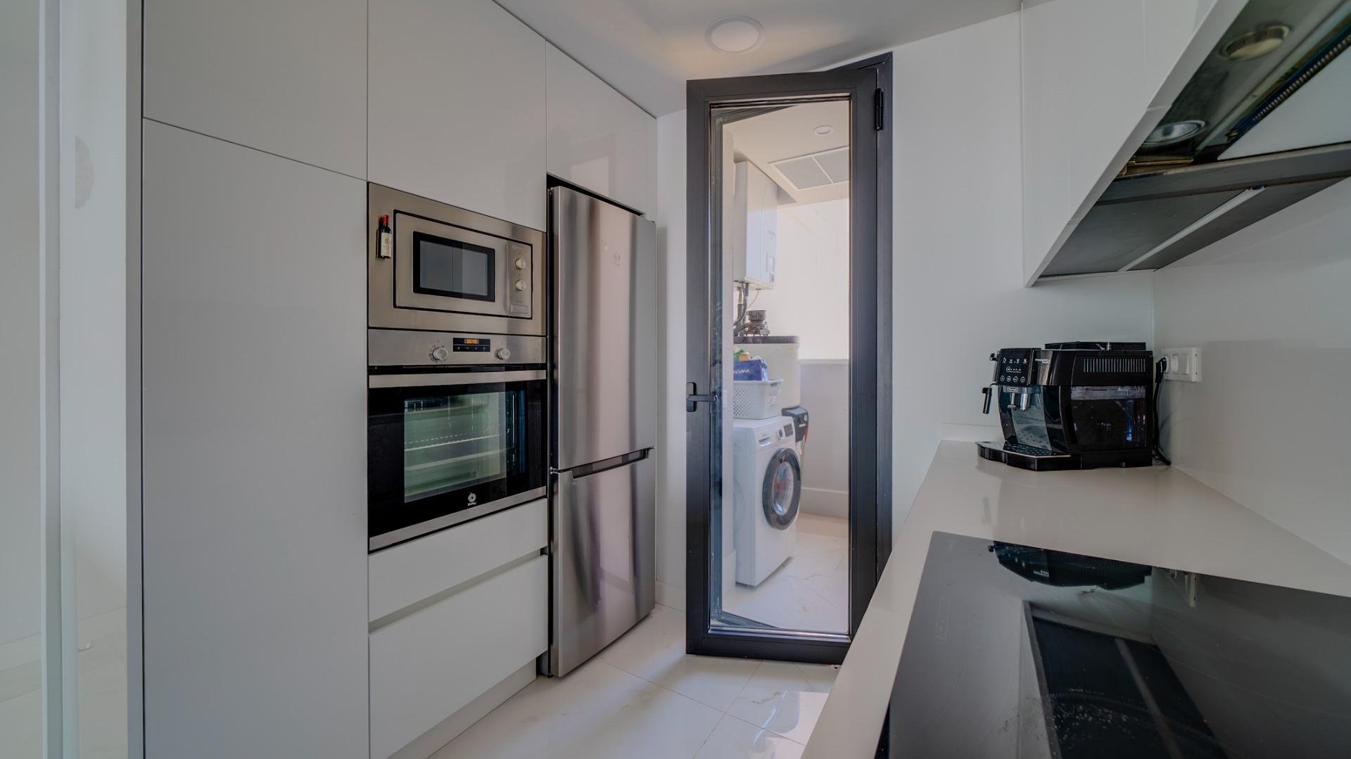 Apartamento en Benidorm, Alicante, España 2 dormitorios, 130 m2 No. 168758