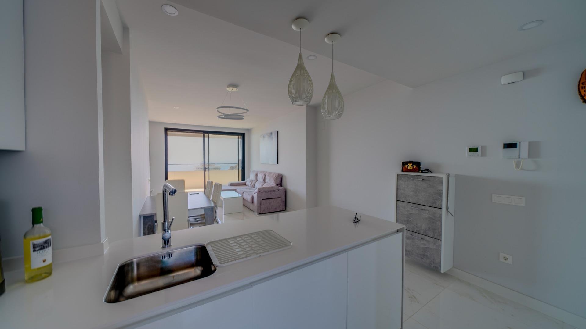 Apartamento en Benidorm, Alicante, España 2 dormitorios, 130 m2 No. 168758