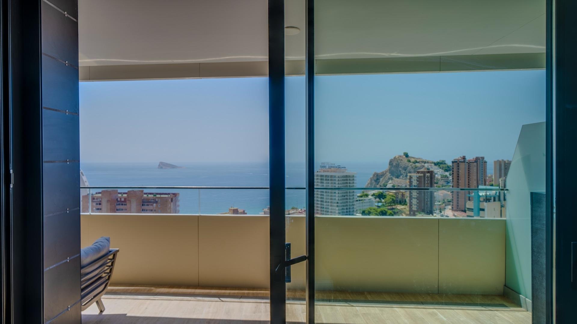 Apartamento en Benidorm, Alicante, España 2 dormitorios, 130 m2 No. 168758