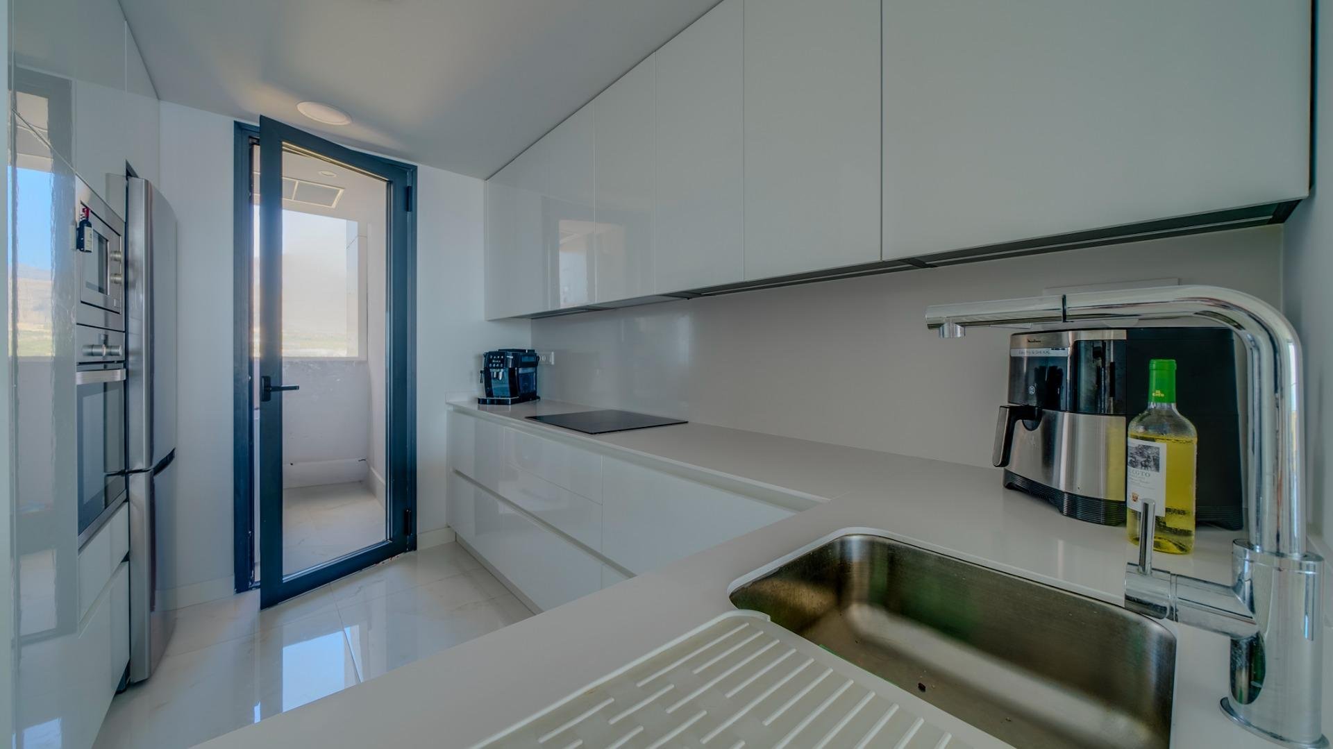 Apartamento en Benidorm, Alicante, España 2 dormitorios, 130 m2 No. 168758