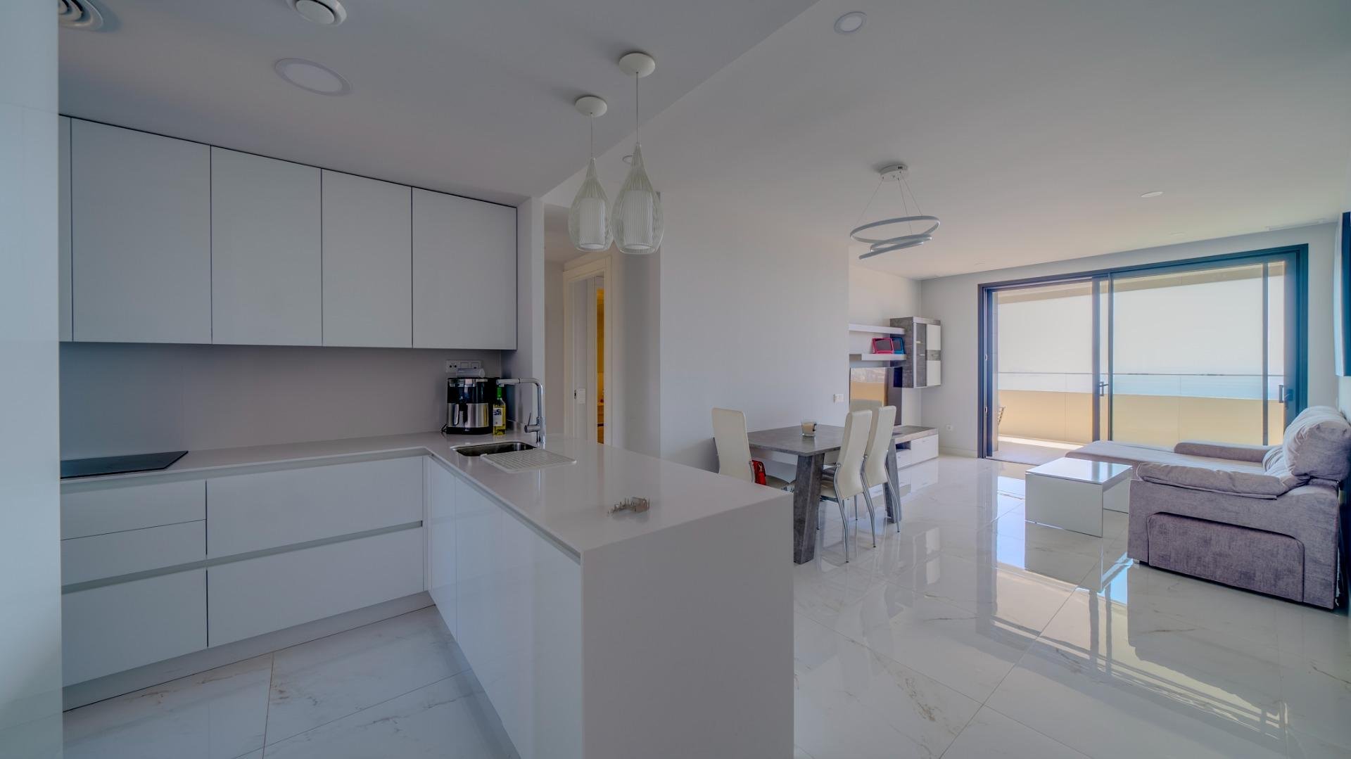 Apartamento en Benidorm, Alicante, España 2 dormitorios, 130 m2 No. 168758