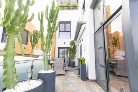 Villa en venta en Cabo Roig, Alicante, España 3 dormitorios, 130 m2 No. 148743 - foto 15