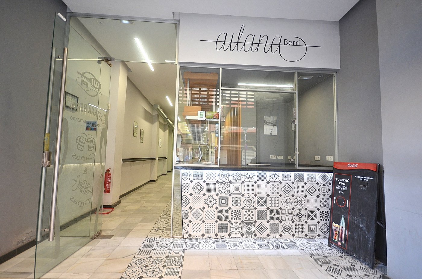 Commercial property in Torrevieja, Alicante, Spain 200 sq.m. No. 177509