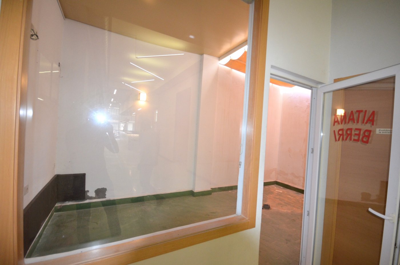 Commercial property in Torrevieja, Alicante, Spain 200 sq.m. No. 177509