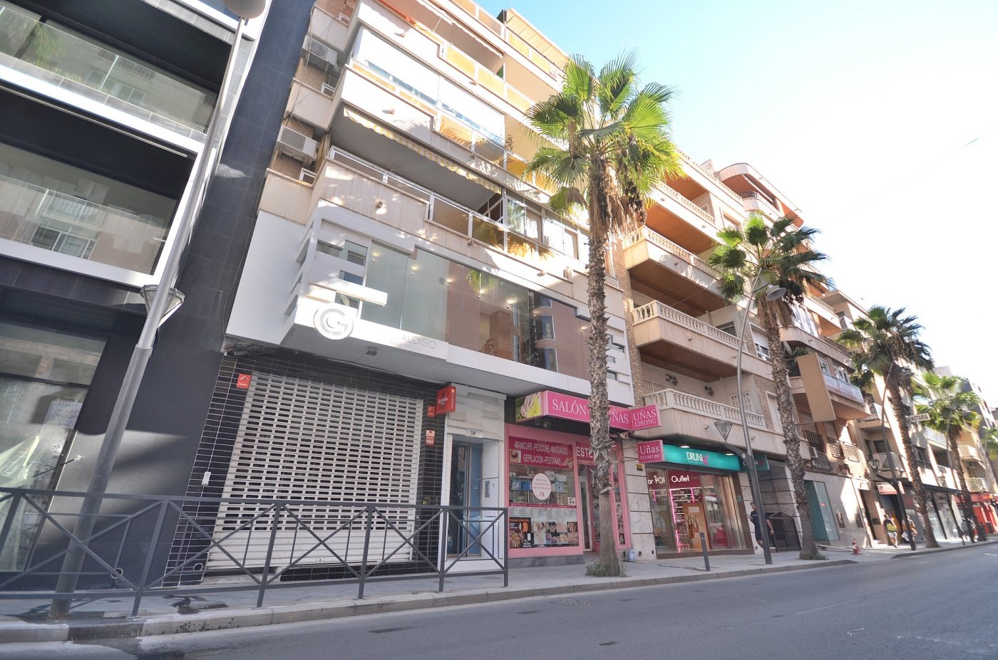 Commercial property in Torrevieja, Alicante, Spain 200 sq.m. No. 177509