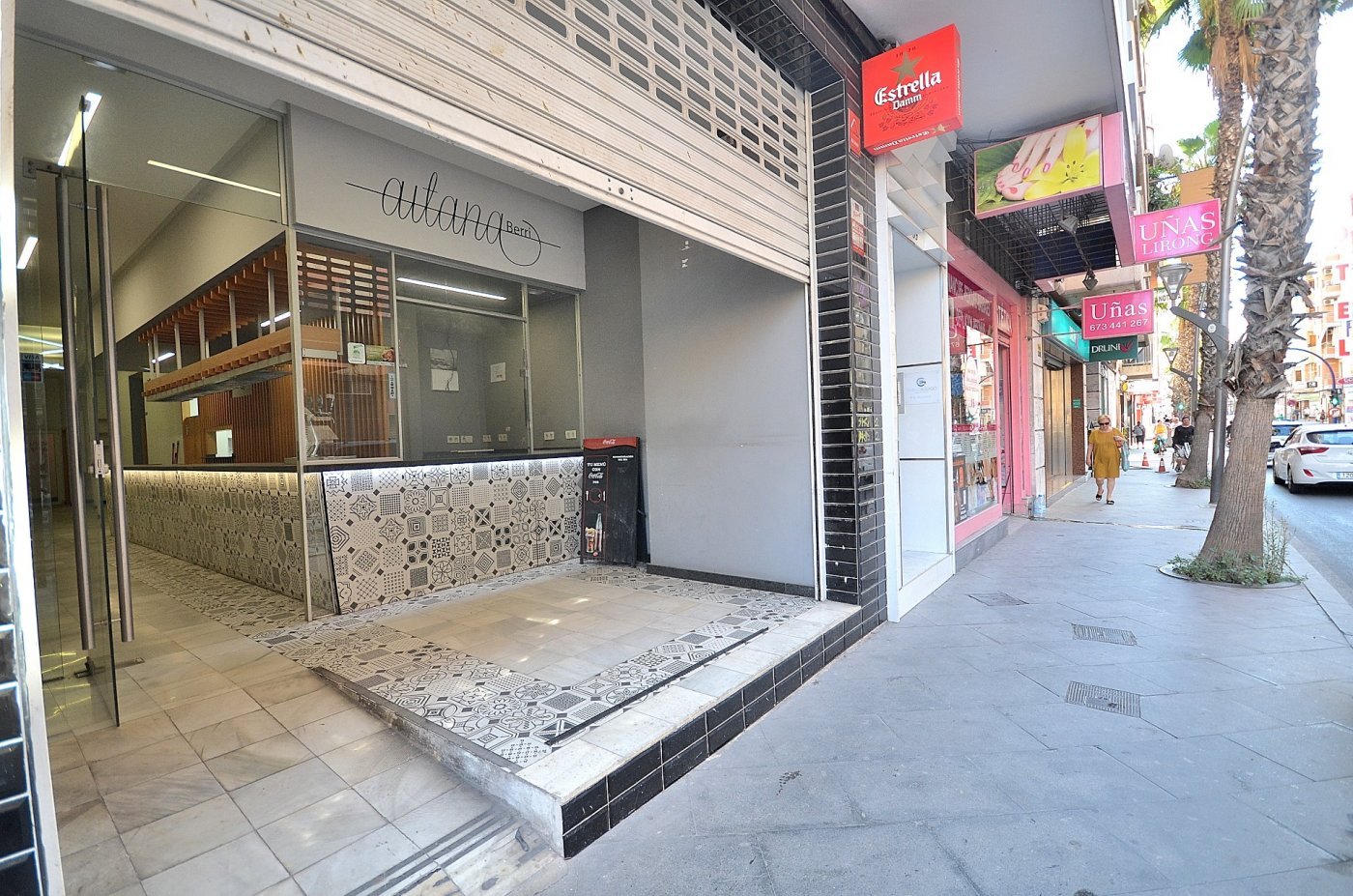 Commercial property in Torrevieja, Alicante, Spain 200 sq.m. No. 177509