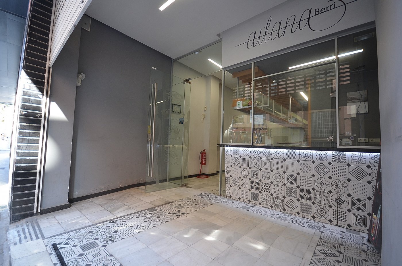 Commercial property in Torrevieja, Alicante, Spain 200 sq.m. No. 177509