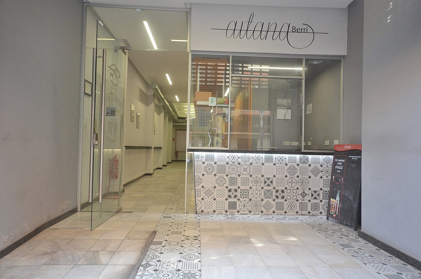 Commercial property in Torrevieja, Alicante, Spain 200 sq.m. No. 177509
