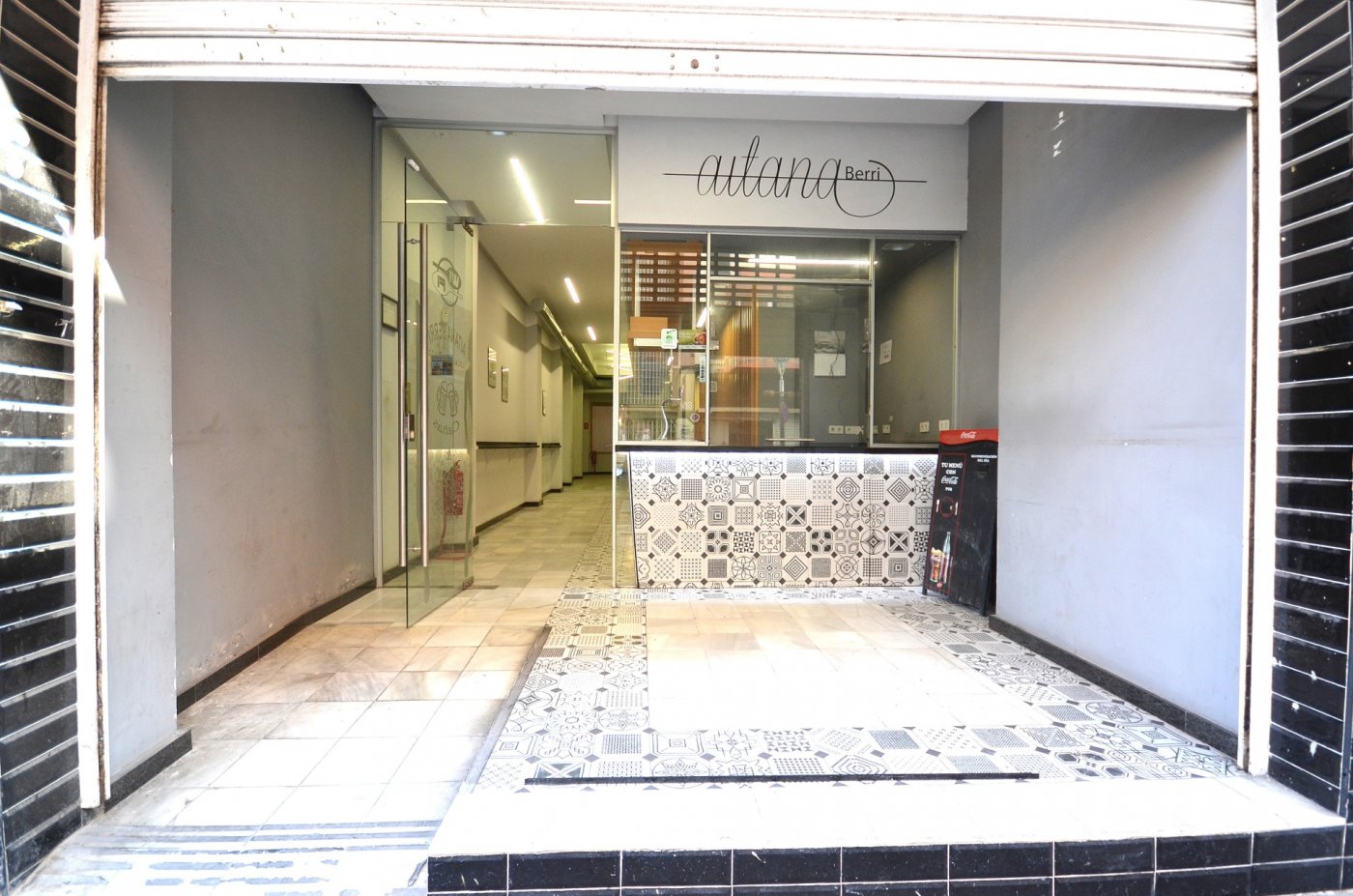 Commercial property in Torrevieja, Alicante, Spain 200 sq.m. No. 177509