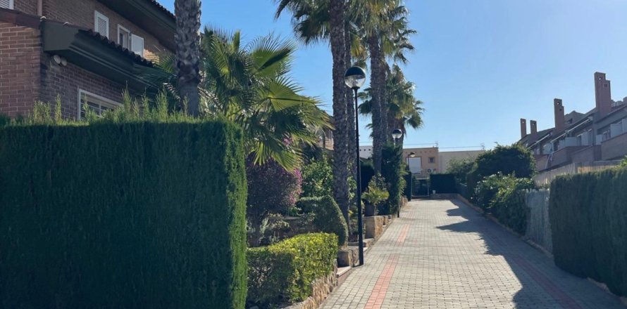 Casa a Albir, Alicante, Spagna 3 camere da letto, 187 mq. N° 177507