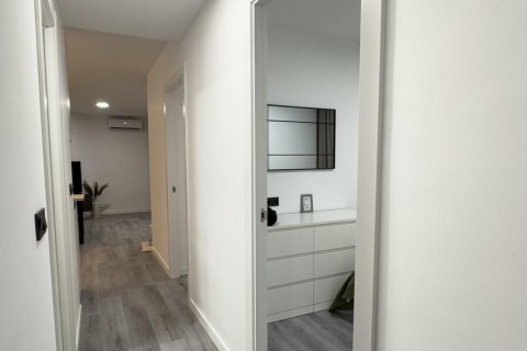 Apartamento en venta en Torrevieja, Alicante, España 2 dormitorios, 82 m2 No. 177504 - foto 2