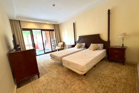 Продажа квартиры в Эстепона, Малага, Испания 2 спальни, 210м2 №166132 - фото 11