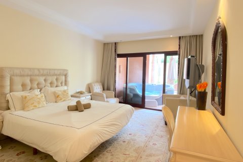 Продажа квартиры в Эстепона, Малага, Испания 2 спальни, 210м2 №166132 - фото 6