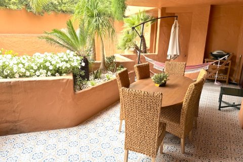 Продажа квартиры в Эстепона, Малага, Испания 2 спальни, 210м2 №166132 - фото 8
