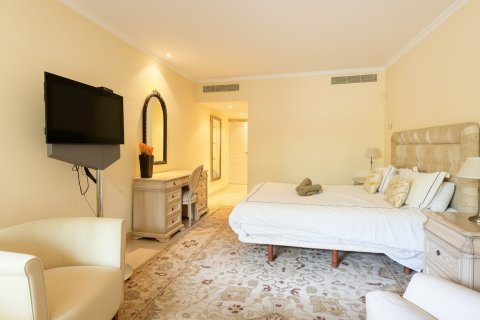 Продажа квартиры в Эстепона, Малага, Испания 2 спальни, 210м2 №166132 - фото 5