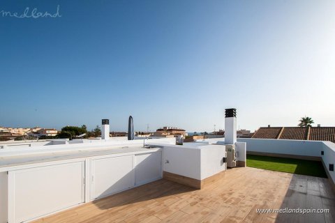 Huvila myytävänä Torre de la Horadada, Alicante, Espanja, 3 makuuhuonetta, 130 m2 No. 166138 - kuva 13