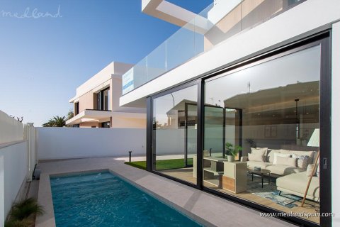 Huvila myytävänä Torre de la Horadada, Alicante, Espanja, 3 makuuhuonetta, 130 m2 No. 166138 - kuva 3