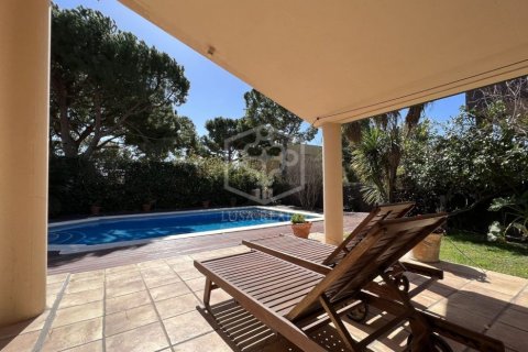 Villa à vendre Barcelona, Espagne, 4 chambres, 600 m2 No. 138701 - photo 4