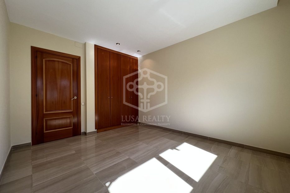 Willa w Barcelona, Hiszpania 4 sypialnie, 600 mkw. nr 138701